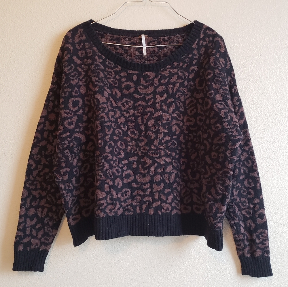 Free People - Black Brown Animal leopard cheetah Print scoop neck Sweater XS
